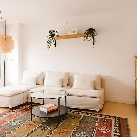Cozy But Modern 2 Bed/bath Perfect For Families Sevilla